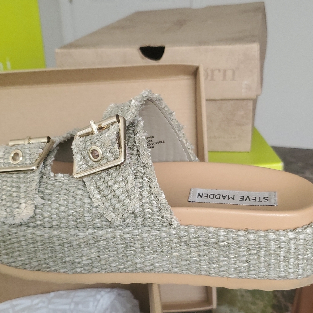 Steve Madden Green Sandals with Woven Texture